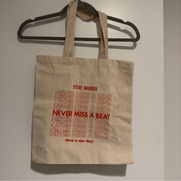 Steve Madden Tote Bag “Never Miss a Beat” Red and Cream Have a Nice Day! - Picture 1 of 3